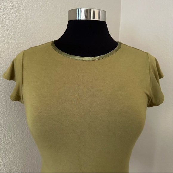 NWOT Tahari Moss Green Fitted Cap Sleeve Jersey Knit T-Shirt Size XS - Picture 3 of 13